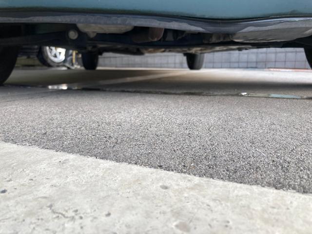 アルト Ｌ　禁煙車　運転席助手席エアバック　シートヒーター　盗難防止装置　衝突安全ボディ　ＡＢＳ　ＥＳＣ　アイドリングストップ　ＣＤ　横滑り防止装置（12枚目）