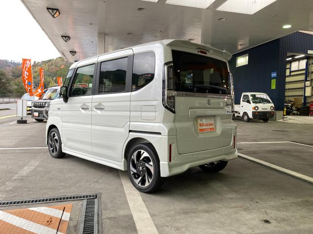 スペーシアカスタム ハイブリッドＸＳ　運転席助手席サイドカーテンエアバック　クルーズコントロール　オットマン　レーンキープアシスト　スマートキー　ベンチシート　両側電動スライドドア　盗難防止装置（5枚目）