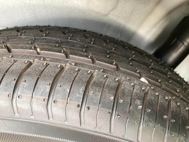 スペーシアカスタム ハイブリッドＸＳ　運転席助手席サイドカーテンエアバック　クルーズコントロール　オットマン　レーンキープアシスト　スマートキー　ベンチシート　両側電動スライドドア　盗難防止装置（21枚目）