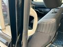 乗り降りに便利なアシストグリップが付いています。