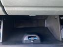グローブボックスは開口部も大きく、荷物の出し入れもしやすいです。