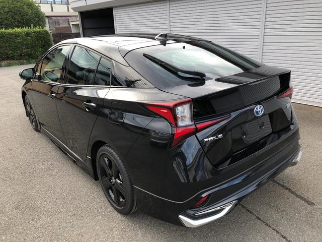 トヨタ プリウス その他 特別仕様車 ブラック加飾ｌｅｄヘッドランプ ブラック塗装樹脂加飾１７インチａｗ ブラックサイドポンツーン ｌｅｄフロントフォグランプ ブラック塗装センターピラーガーニッシュ ブラック塗装リヤバンパーの中古車在庫詳細