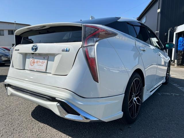 プリウス Ｓ　衝突軽減ブレーキ・ナビ・Ｂｌｕｅｔｏｏｔｈ・ＥＴＣ・バックカメラ・ステアリングスイッチ・クルーズコントロール・フォグライト・オートハイビーム・ＤＶＤ・ＣＤ・社外アルミホイール・ＬＥＤヘッドライト（7枚目）
