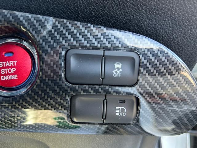 プリウス Ｓ　衝突軽減ブレーキ・ナビ・Ｂｌｕｅｔｏｏｔｈ・ＥＴＣ・バックカメラ・ステアリングスイッチ・クルーズコントロール・フォグライト・オートハイビーム・ＤＶＤ・ＣＤ・社外アルミホイール・ＬＥＤヘッドライト（25枚目）