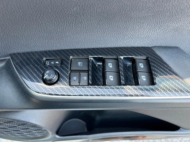 プリウス Ｓ　衝突軽減ブレーキ・ナビ・Ｂｌｕｅｔｏｏｔｈ・ＥＴＣ・バックカメラ・ステアリングスイッチ・クルーズコントロール・フォグライト・オートハイビーム・ＤＶＤ・ＣＤ・社外アルミホイール・ＬＥＤヘッドライト（34枚目）