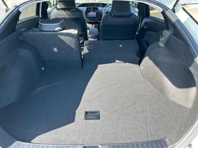 プリウス Ｓ　衝突軽減ブレーキ・ナビ・Ｂｌｕｅｔｏｏｔｈ・ＥＴＣ・バックカメラ・ステアリングスイッチ・クルーズコントロール・フォグライト・オートハイビーム・ＤＶＤ・ＣＤ・社外アルミホイール・ＬＥＤヘッドライト（65枚目）