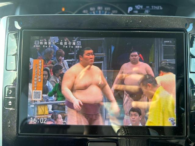 タント カスタムＲＳ　トップエディションＳＡＩＩ　グー鑑定書付／衝突軽減ブレーキ／純正８インチナビ／フルセグＴＶ／Ｂｌｕｅｔｏｏｔｈ／ＣＤ／ＤＶＤ／バックカメラ／両側パワースライドドア／ＥＴＣ車載器／純正アルミホイール／プッシュスタート／スマートキー（5枚目）