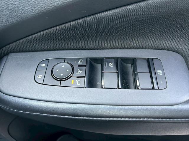 ノート Ｘ　純正９インチナビ・全方位カメラ・デジタルインナーミラー・プロパイロット・Ｂｌｕｅｔｏｏｔｈ・バックカメラ・ステアリングスイッチ・ＥＴＣ・オートハイビーム・ＨＤＭＩ・フルセグ・オートエアコン（24枚目）