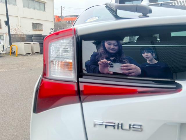 プリウス 　衝突軽減ブレーキ・ナビ・Ｂｌｕｅｔｏｏｔｈ・リアクリアランスソナー・ラジオ・バックカメラ・ＥＴＣ車載器・横滑り防止装置・レーンアシスト・プッシュスタート・スマートキー・オートライト・ＬＥＤヘッドライト（26枚目）
