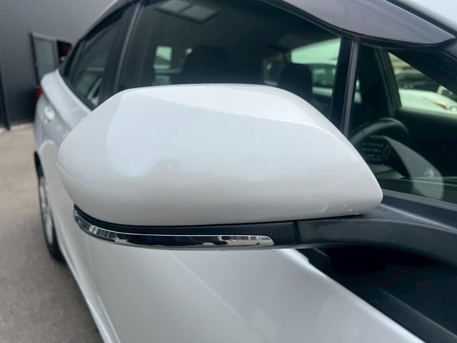 プリウス 　衝突軽減ブレーキ・ナビ・Ｂｌｕｅｔｏｏｔｈ・リアクリアランスソナー・ラジオ・バックカメラ・ＥＴＣ車載器・横滑り防止装置・レーンアシスト・プッシュスタート・スマートキー・オートライト・ＬＥＤヘッドライト（28枚目）