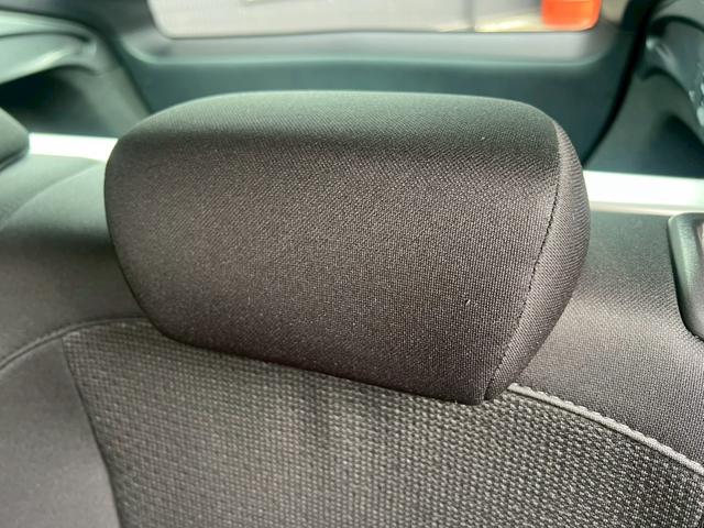 プリウス 　衝突軽減ブレーキ・ナビ・Ｂｌｕｅｔｏｏｔｈ・リアクリアランスソナー・ラジオ・バックカメラ・ＥＴＣ車載器・横滑り防止装置・レーンアシスト・プッシュスタート・スマートキー・オートライト・ＬＥＤヘッドライト（63枚目）