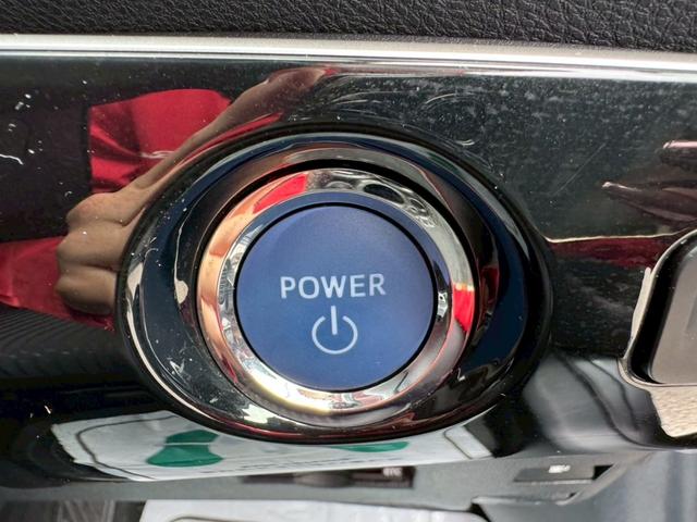 プリウス Ｓ　ナビ・・Ｂｌｕｅｔｏｏｔｈ・テレビ・ＡＭ・ＦＭ・バックカメラ・ＥＴＣ車載器・横滑り防止措置・車両接近通報・プッシュスタート・スマートキー・ステアリングリモコン・電動格納ミラー・パワーウィンドウ・ＡＢＳ（13枚目）