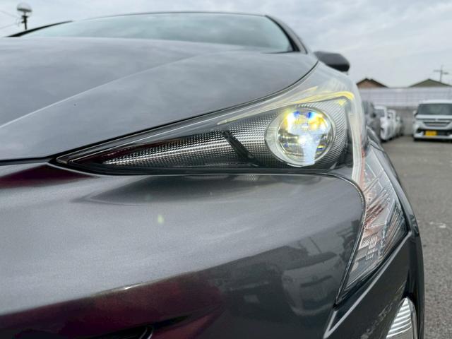 プリウス Ｓ　ナビ・・Ｂｌｕｅｔｏｏｔｈ・テレビ・ＡＭ・ＦＭ・バックカメラ・ＥＴＣ車載器・横滑り防止措置・車両接近通報・プッシュスタート・スマートキー・ステアリングリモコン・電動格納ミラー・パワーウィンドウ・ＡＢＳ（23枚目）