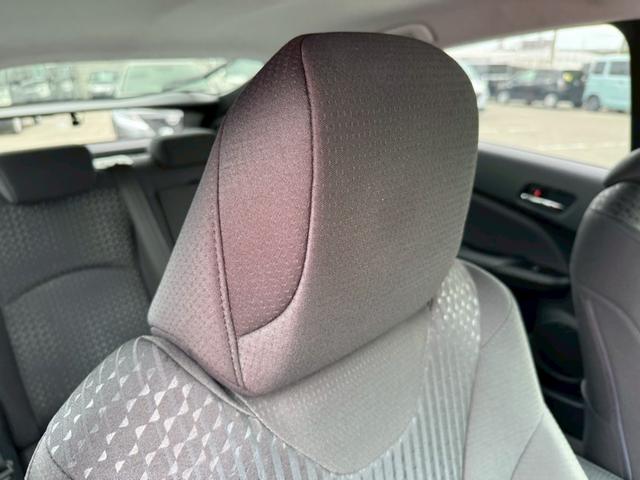 プリウス Ｓ　ナビ・・Ｂｌｕｅｔｏｏｔｈ・テレビ・ＡＭ・ＦＭ・バックカメラ・ＥＴＣ車載器・横滑り防止措置・車両接近通報・プッシュスタート・スマートキー・ステアリングリモコン・電動格納ミラー・パワーウィンドウ・ＡＢＳ（48枚目）