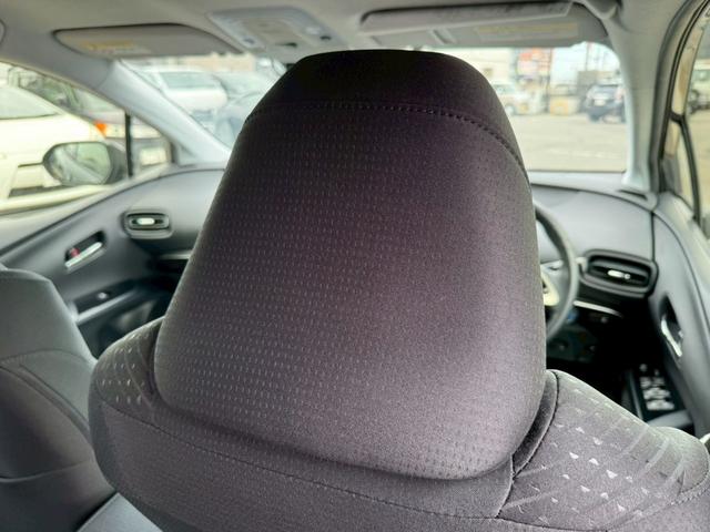 プリウス Ｓ　ナビ・・Ｂｌｕｅｔｏｏｔｈ・テレビ・ＡＭ・ＦＭ・バックカメラ・ＥＴＣ車載器・横滑り防止措置・車両接近通報・プッシュスタート・スマートキー・ステアリングリモコン・電動格納ミラー・パワーウィンドウ・ＡＢＳ（52枚目）