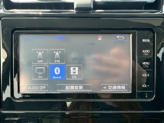 プリウス 　ナビ・Ｂｌｕｅｔｏｏｔｈ・テレビ・ＥＴＣ車載器・シートヒーター・クルーズコントロール・横滑り防止車載器・プッシュスタート・スマートキー・レーンアシスト・障害物センサーアイドリングストップ（7枚目）