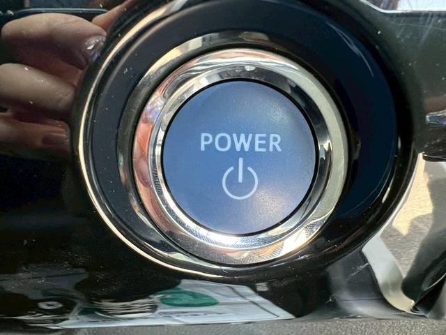 プリウス 　ナビ・Ｂｌｕｅｔｏｏｔｈ・テレビ・ＥＴＣ車載器・シートヒーター・クルーズコントロール・横滑り防止車載器・プッシュスタート・スマートキー・レーンアシスト・障害物センサーアイドリングストップ（8枚目）
