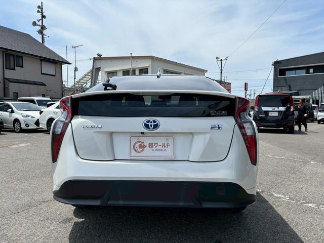 プリウス 　ナビ・Ｂｌｕｅｔｏｏｔｈ・テレビ・ＥＴＣ車載器・シートヒーター・クルーズコントロール・横滑り防止車載器・プッシュスタート・スマートキー・レーンアシスト・障害物センサーアイドリングストップ（19枚目）