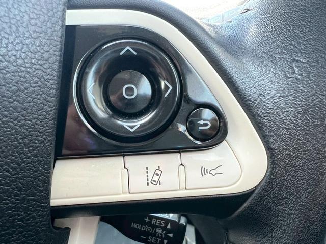 プリウス 　ナビ・Ｂｌｕｅｔｏｏｔｈ・テレビ・ＥＴＣ車載器・シートヒーター・クルーズコントロール・横滑り防止車載器・プッシュスタート・スマートキー・レーンアシスト・障害物センサーアイドリングストップ（37枚目）
