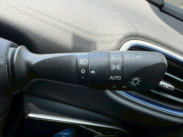 プリウス 　ナビ・Ｂｌｕｅｔｏｏｔｈ・テレビ・ＥＴＣ車載器・シートヒーター・クルーズコントロール・横滑り防止車載器・プッシュスタート・スマートキー・レーンアシスト・障害物センサーアイドリングストップ（39枚目）