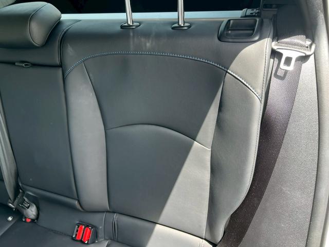プリウス 　ナビ・Ｂｌｕｅｔｏｏｔｈ・テレビ・ＥＴＣ車載器・シートヒーター・クルーズコントロール・横滑り防止車載器・プッシュスタート・スマートキー・レーンアシスト・障害物センサーアイドリングストップ（64枚目）