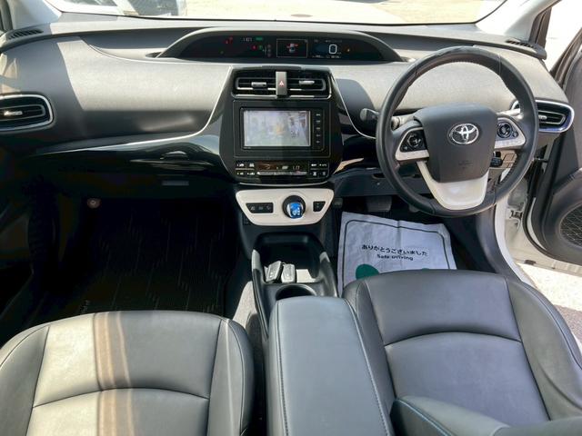 プリウス 　ナビ・Ｂｌｕｅｔｏｏｔｈ・テレビ・ＥＴＣ車載器・シートヒーター・クルーズコントロール・横滑り防止車載器・プッシュスタート・スマートキー・レーンアシスト・障害物センサーアイドリングストップ（74枚目）