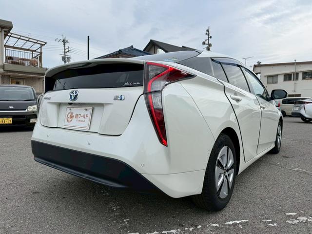 プリウス Ａ　ナビ・テレビ・Ｂｌｕｅｔｏｏｔｈ・ＡＭ・ＦＭ・バックカメラ・ＥＴＣ車載器・プッシュスタート・スマートキー・クルーズコントロール・ステアリングリモコン・オートライト・横滑り防止措置・衝突軽減ブレーキ（18枚目）