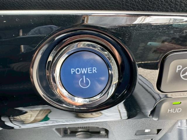 プリウス Ｓセーフティプラス　純正９インチナビ・テレビ・Ｂｌｕｅｔｏｏｔｈ・ＦＭ・バックカメラ・ＥＴＣ車載器・クルーズコントロール・ステアリングリモコン・プッシュスタート・スマートキー・ＬＥＤヘッドライト・ヘッドアップディスプレイ（14枚目）