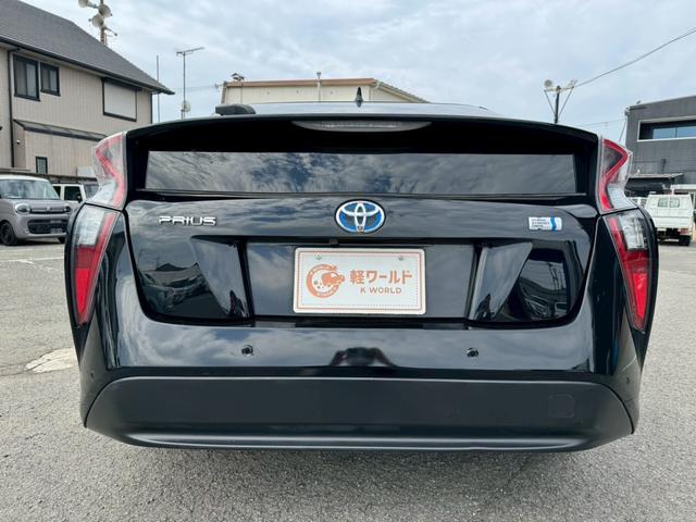 プリウス Ｓセーフティプラス　純正９インチナビ・テレビ・Ｂｌｕｅｔｏｏｔｈ・ＦＭ・バックカメラ・ＥＴＣ車載器・クルーズコントロール・ステアリングリモコン・プッシュスタート・スマートキー・ＬＥＤヘッドライト・ヘッドアップディスプレイ（19枚目）