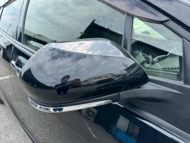 プリウス Ｓセーフティプラス　純正９インチナビ・テレビ・Ｂｌｕｅｔｏｏｔｈ・ＦＭ・バックカメラ・ＥＴＣ車載器・クルーズコントロール・ステアリングリモコン・プッシュスタート・スマートキー・ＬＥＤヘッドライト・ヘッドアップディスプレイ（29枚目）