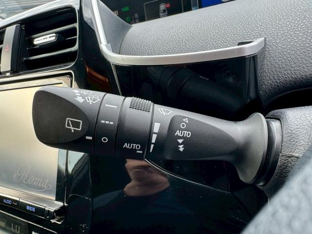 プリウス Ｓセーフティプラス　純正９インチナビ・テレビ・Ｂｌｕｅｔｏｏｔｈ・ＦＭ・バックカメラ・ＥＴＣ車載器・クルーズコントロール・ステアリングリモコン・プッシュスタート・スマートキー・ＬＥＤヘッドライト・ヘッドアップディスプレイ（38枚目）