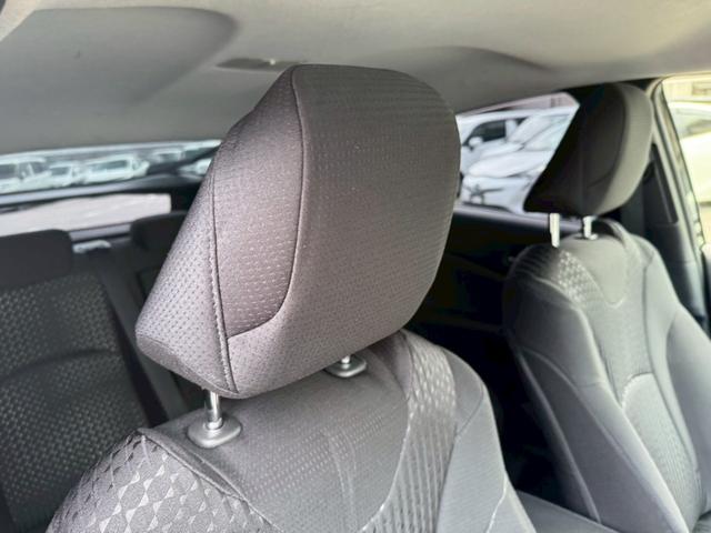 プリウス Ｓセーフティプラス　純正９インチナビ・テレビ・Ｂｌｕｅｔｏｏｔｈ・ＦＭ・バックカメラ・ＥＴＣ車載器・クルーズコントロール・ステアリングリモコン・プッシュスタート・スマートキー・ＬＥＤヘッドライト・ヘッドアップディスプレイ（48枚目）
