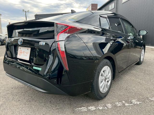 プリウス Ｓセーフティプラス　純正ナビ・テレビ・Ｂｌｕｅｔｏｏｔｈ・バックカメラ・ＣＤ・ＤＶＤ・ＥＴＣ車載器・クルーズコントロール・アドバンストパークシステム・衝突軽減ブレーキ・横滑り防止装置・プッシュスタート・ＬＥＤヘッドライト（16枚目）