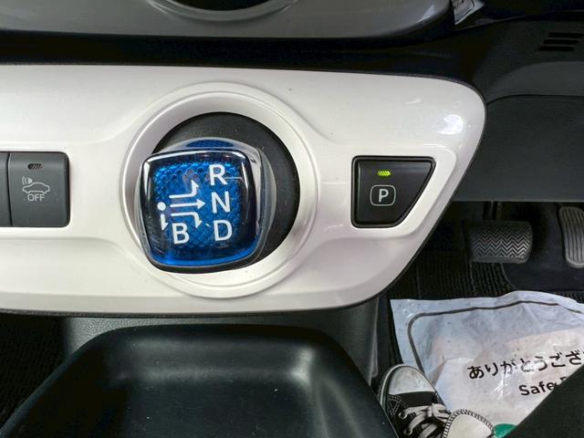 プリウス Ｓセーフティプラス　純正ナビ・テレビ・Ｂｌｕｅｔｏｏｔｈ・バックカメラ・ＣＤ・ＤＶＤ・ＥＴＣ車載器・クルーズコントロール・アドバンストパークシステム・衝突軽減ブレーキ・横滑り防止装置・プッシュスタート・ＬＥＤヘッドライト（40枚目）