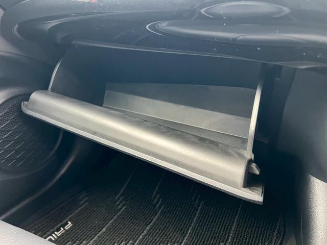 プリウス Ｓセーフティプラス　純正ナビ・テレビ・Ｂｌｕｅｔｏｏｔｈ・バックカメラ・ＣＤ・ＤＶＤ・ＥＴＣ車載器・クルーズコントロール・アドバンストパークシステム・衝突軽減ブレーキ・横滑り防止装置・プッシュスタート・ＬＥＤヘッドライト（45枚目）
