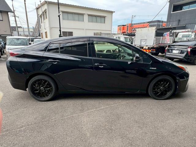 プリウス Ｓセーフティプラス　純正ナビ・ＴＶ・Ｂｌｕｅｔｏｏｔｈ・ＦＭ・ＥＴＣ車載器・クルーズコントロール・ステアリングリモコン・プッシュスタート・スマートキー・インテリジェントパーキング・横滑り防止措置・ヘッドアップディスプレイ（22枚目）