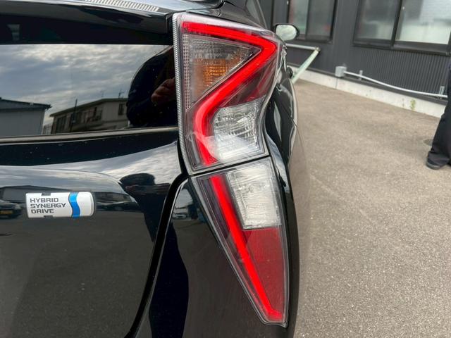 プリウス Ｓセーフティプラス　純正ナビ・ＴＶ・Ｂｌｕｅｔｏｏｔｈ・ＦＭ・ＥＴＣ車載器・クルーズコントロール・ステアリングリモコン・プッシュスタート・スマートキー・インテリジェントパーキング・横滑り防止措置・ヘッドアップディスプレイ（28枚目）