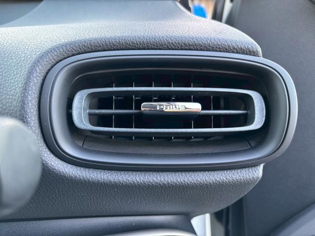 プリウス Ｓ　純正７ナビ・ワンセグテレビ・Ｂｌｕｅｔｏｏｔｈ・ＣＤ・ＥＴＣ車載器・バックカメラ・クルーズコントロール・衝突軽減ブレーキ・横滑り防止措置・オートライト・レーンアシスト・プッシュスタート・スマートキー（42枚目）