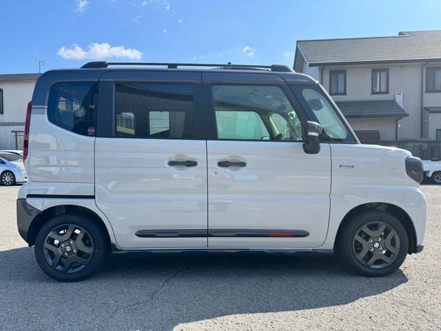 スペーシアギア ハイブリッドＸＺ　グー鑑定書付／届出済未使用車／純９インチナビ／全方位カメラ／衝突軽減ブレーキ／両側パワースライドドア／クルーズコントロール／電子制御パーキングブレーキ／シートヒーター／フルセグＴＶ／Ｂｌｕｅｔｏｏｔｈ（19枚目）