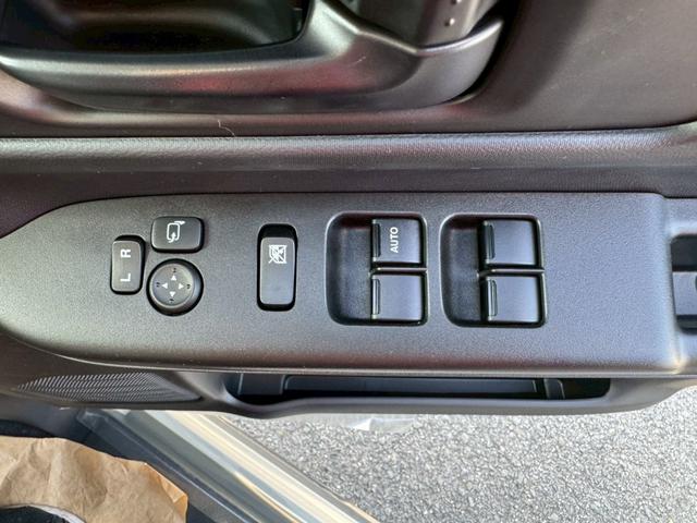 スペーシアギア ハイブリッドＸＺ　グー鑑定書付／届出済未使用車／純９インチナビ／全方位カメラ／衝突軽減ブレーキ／両側パワースライドドア／クルーズコントロール／電子制御パーキングブレーキ／シートヒーター／フルセグＴＶ／Ｂｌｕｅｔｏｏｔｈ（29枚目）