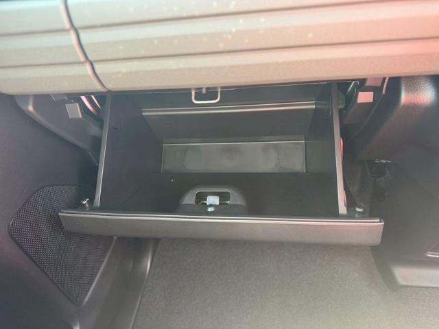 スペーシアギア ハイブリッドＸＺ　グー鑑定書付／届出済未使用車／純９インチナビ／全方位カメラ／衝突軽減ブレーキ／両側パワースライドドア／クルーズコントロール／電子制御パーキングブレーキ／シートヒーター／フルセグＴＶ／Ｂｌｕｅｔｏｏｔｈ（45枚目）