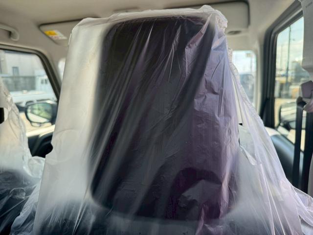 スペーシアギア ハイブリッドＸＺ　グー鑑定書付／届出済未使用車／純９インチナビ／全方位カメラ／衝突軽減ブレーキ／両側パワースライドドア／クルーズコントロール／電子制御パーキングブレーキ／シートヒーター／フルセグＴＶ／Ｂｌｕｅｔｏｏｔｈ（51枚目）