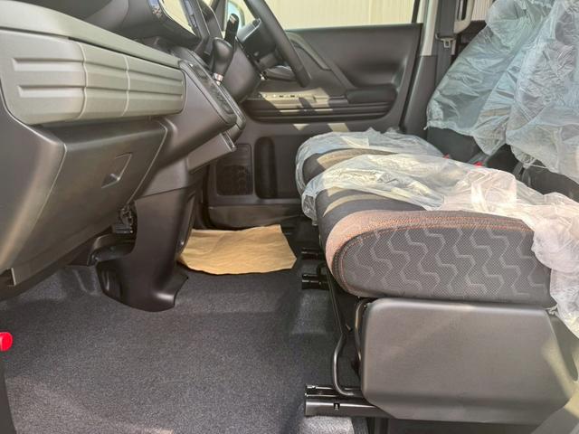 スペーシアギア ハイブリッドＸＺ　グー鑑定書付／届出済未使用車／純９インチナビ／全方位カメラ／衝突軽減ブレーキ／両側パワースライドドア／クルーズコントロール／電子制御パーキングブレーキ／シートヒーター／フルセグＴＶ／Ｂｌｕｅｔｏｏｔｈ（69枚目）