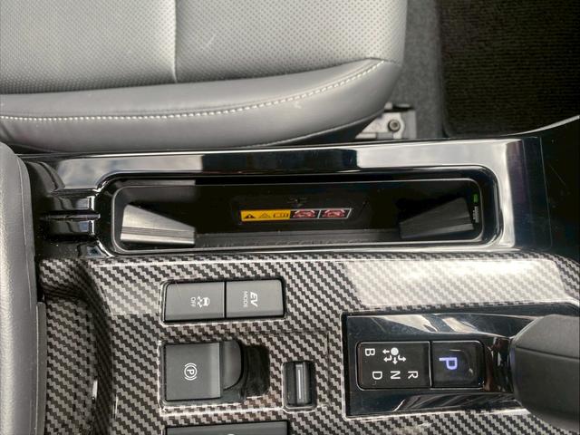 プリウス Ｚ　グー鑑定書／純正１２インチディスプレイオーディオ／全方位カメラ／パノラマルーフ／衝突軽減ブレーキ／ハンドルヒーター／シートヒーター＆クーラー／／パワーシート／ＥＴＣ／フルセグＴＶ／Ｂｌｕｅｔｏｏｔｈ（29枚目）