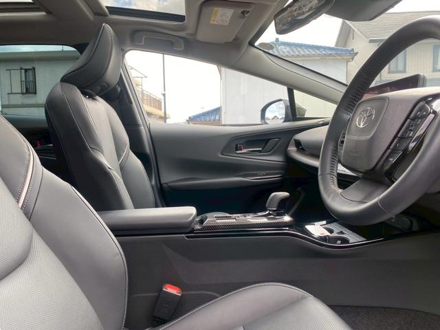 プリウス Ｚ　グー鑑定書／純正１２インチディスプレイオーディオ／全方位カメラ／パノラマルーフ／衝突軽減ブレーキ／ハンドルヒーター／シートヒーター＆クーラー／／パワーシート／ＥＴＣ／フルセグＴＶ／Ｂｌｕｅｔｏｏｔｈ（51枚目）