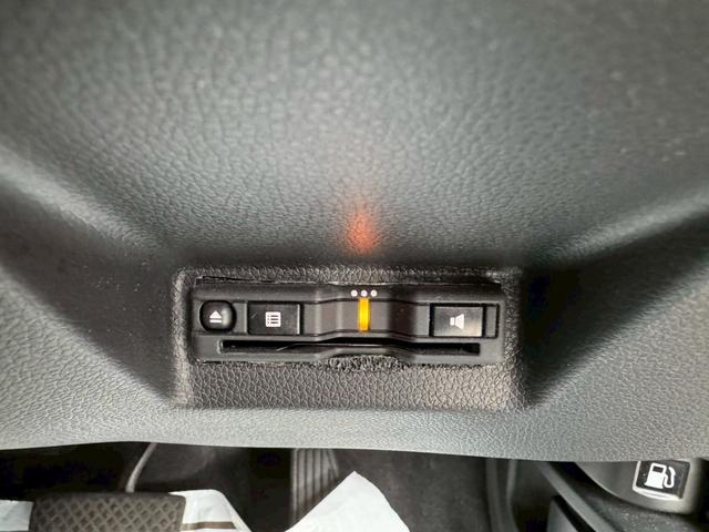 シャトル ハイブリッド　ホンダセンシング　グー鑑定書付／ナビ／バックカメラ／衝突軽減ブレーキ／ＥＴＣ／アダプティブクルーズコントロール／Ｂｌｕｅｔｏｏｔｈ／レーンアシスト／プッシュスタート／スマートキー／スペアスマートキー／オートエアコン（11枚目）