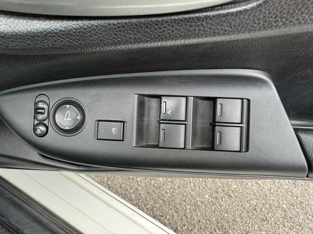 シャトル ハイブリッド　ホンダセンシング　グー鑑定書付／ナビ／バックカメラ／衝突軽減ブレーキ／ＥＴＣ／アダプティブクルーズコントロール／Ｂｌｕｅｔｏｏｔｈ／レーンアシスト／プッシュスタート／スマートキー／スペアスマートキー／オートエアコン（28枚目）