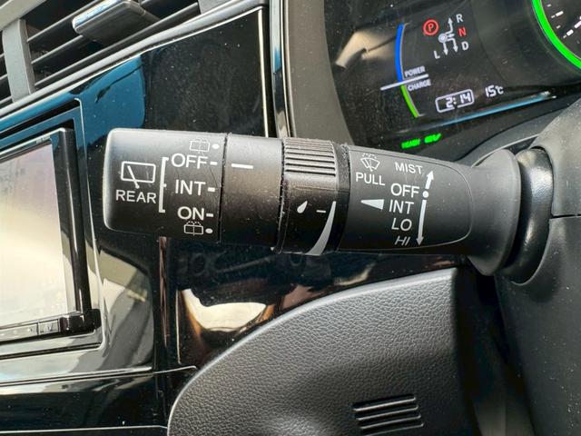 シャトル ハイブリッド　ホンダセンシング　グー鑑定書付／ナビ／バックカメラ／衝突軽減ブレーキ／ＥＴＣ／アダプティブクルーズコントロール／Ｂｌｕｅｔｏｏｔｈ／レーンアシスト／プッシュスタート／スマートキー／スペアスマートキー／オートエアコン（33枚目）