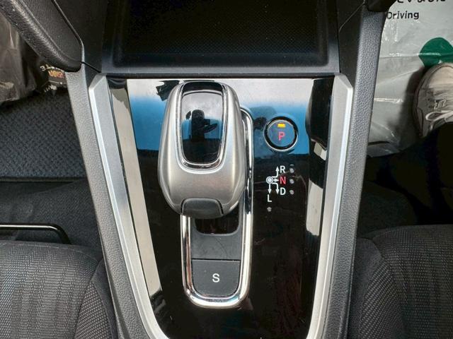 シャトル ハイブリッド　ホンダセンシング　グー鑑定書付／ナビ／バックカメラ／衝突軽減ブレーキ／ＥＴＣ／アダプティブクルーズコントロール／Ｂｌｕｅｔｏｏｔｈ／レーンアシスト／プッシュスタート／スマートキー／スペアスマートキー／オートエアコン（35枚目）