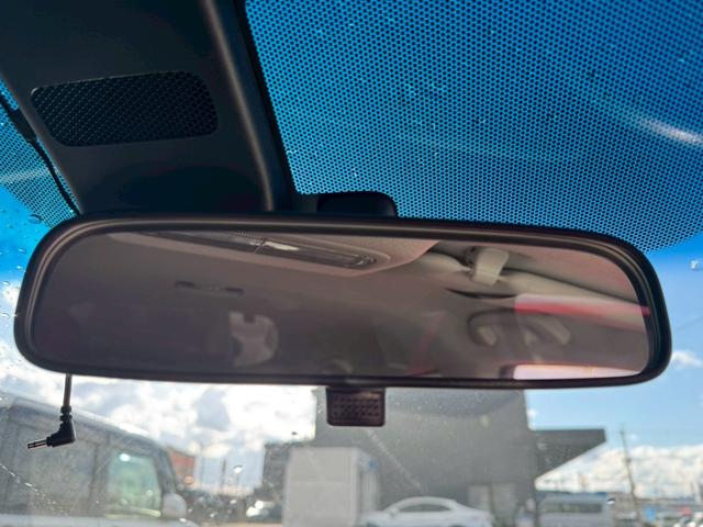 シャトル ハイブリッド　ホンダセンシング　グー鑑定書付／ナビ／バックカメラ／衝突軽減ブレーキ／ＥＴＣ／アダプティブクルーズコントロール／Ｂｌｕｅｔｏｏｔｈ／レーンアシスト／プッシュスタート／スマートキー／スペアスマートキー／オートエアコン（39枚目）